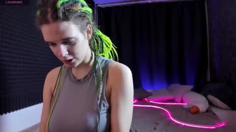 Snapshot of kiki_krash chatting on October 2025 10:55:01 AM Kiki online show from October 2025 10:55:01 AM