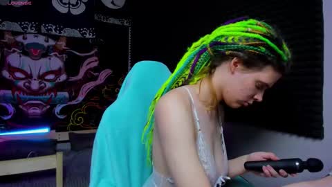 Snapshot of kiki_krash chatting on October 2025 10:05:02 AM Kiki online show from October 2025 10:05:02 AM