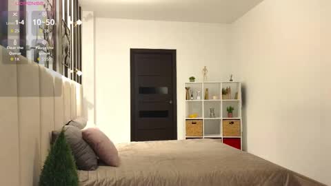 Kiki  dont forget to thumbs up me if you like my show  online show from September 2025 10:37:01 AM