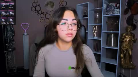 kiki_swan online show from November 2025 09:30:01 AM