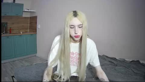 Kiki  online show from October 2025 03:48:02 AM