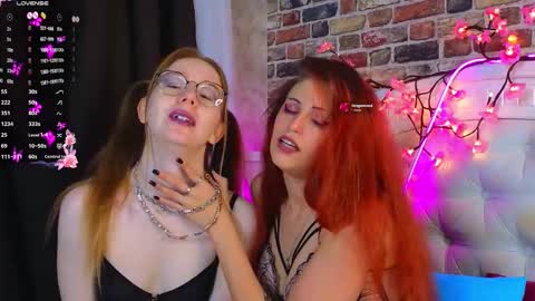 Snapshot of kim__dunn chatting on November 2025 07:35:01 PM CatherineBarkJamieWallace online show from November 2025 07:35:01 PM