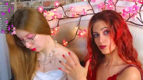 Snapshot of kim__dunn chatting on December 2025 08:50:02 PM CatherineBarkJamieWallace online show from December 2025 08:50:02 PM