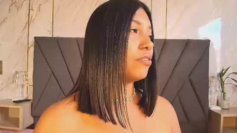 kim  online show from September 2025 07:39:02 PM