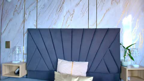 kim  online show from October 2025 09:02:01 PM