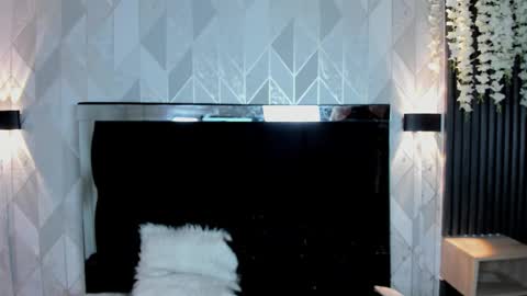 kim  online show from October 2025 08:29:02 PM