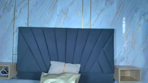 kim  online show from October 2025 07:44:02 PM