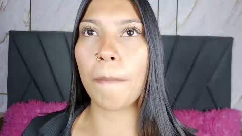 kim  online show from November 2025 08:43:01 PM