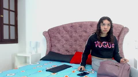 K I M online show from January 2025 11:45:02 AM