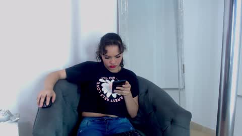 K I M online show from January 2025 12:05:02 PM