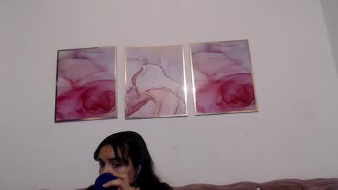 K I M online show from February 2025 11:04:01 AM