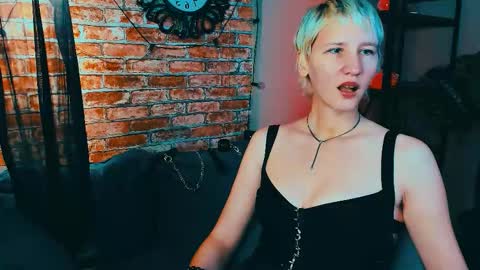 Snapshot of kim_waite chatting on October 2025 12:28:02 PM Kim online show from October 2025 12:28:02 PM