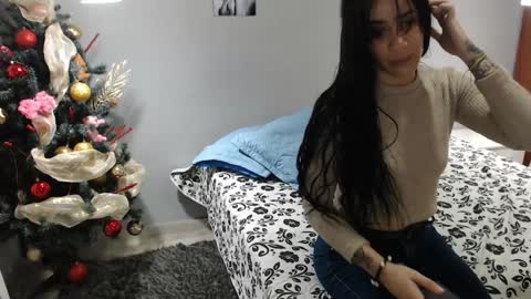 Kim  Yuk online show from December 2024 05:40:01 PM