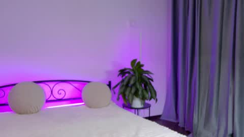 kimbeerlou online show from November 2025 02:06:02 PM