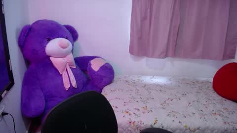 Kim online show from September 2025 12:27:02 PM