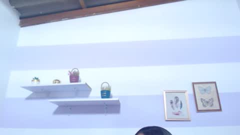 Kim  online show from November 2025 05:56:01 PM