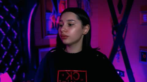 kimclarks online show from October 2025 01:23:01 PM