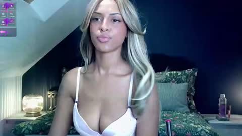 Snapshot of kimihoney_ chatting on November 2025 09:48:01 PM Help me reach 100 thumbs up online show from November 2025 09:48:01 PM