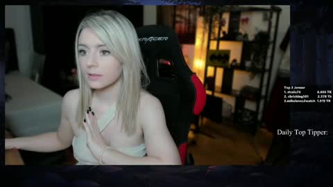 Wolfs Girl online show from January 2025 02:25:01 PM