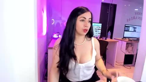 Snapshot of kimkalifa chatting on September 2025 01:14:02 PM Camila online show from September 2025 01:14:02 PM