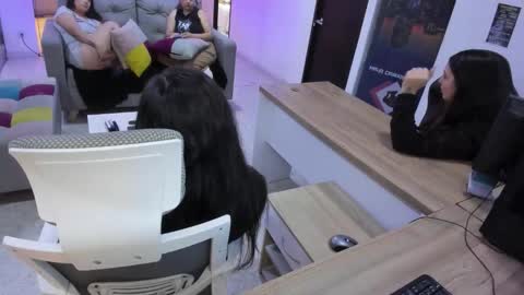 Snapshot of kimkalifa chatting on December 2025 01:39:02 PM Camila online show from December 2025 01:39:02 PM