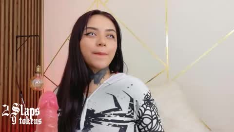 Snapshot of kimmi_kim chatting on November 2025 12:46:01 AM online show from November 2025 12:46:01 AM