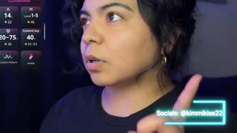 Snapshot of kimmiakiss22 chatting on October 2025 02:51:02 AM Kimmi online show from October 2025 02:51:02 AM