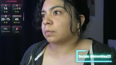 Snapshot of kimmiakiss22 chatting on October 2025 01:35:01 AM Kimmi online show from October 2025 01:35:01 AM