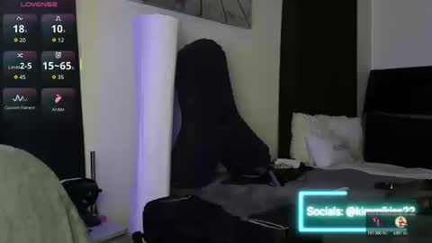 Snapshot of kimmiakiss22 chatting on October 2025 11:36:02 PM Kimmi online show from October 2025 11:36:02 PM