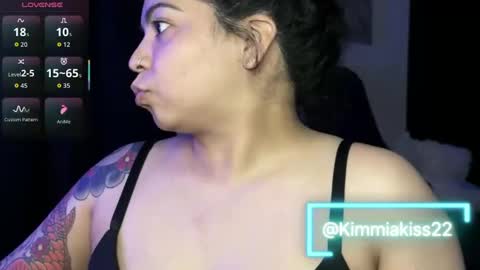 Snapshot of kimmiakiss22 chatting on October 2025 12:44:02 AM Kimmi online show from October 2025 12:44:02 AM