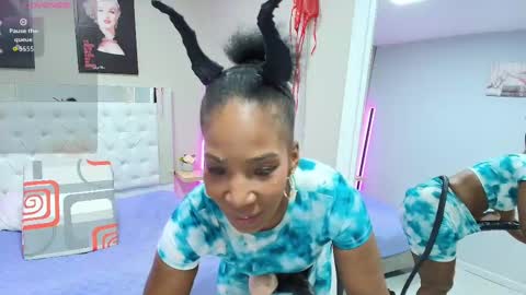 Kim online show from October 2025 11:53:02 AM