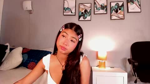 Kim online show from October 2025 07:44:01 PM