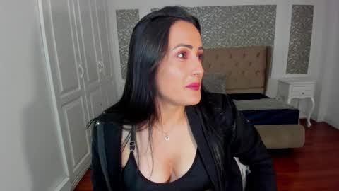 Snapshot of kimwessel_ chatting on September 2025 08:14:01 PM Kim online show from September 2025 08:14:01 PM