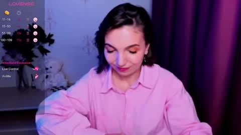 Snapshot of kindhazelhere_ chatting on November 2025 12:20:01 AM Hazel online show from November 2025 12:20:01 AM