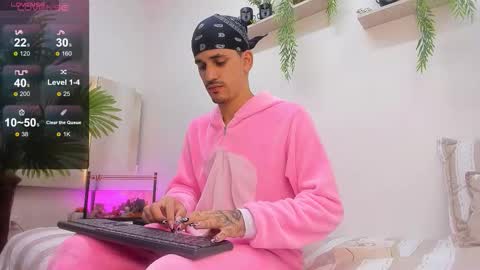 Snapshot of king_voy chatting on October 2025 08:42:01 PM king voy online show from October 2025 08:42:01 PM