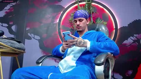 Snapshot of king_voy chatting on November 2025 05:07:01 AM king voy online show from November 2025 05:07:01 AM