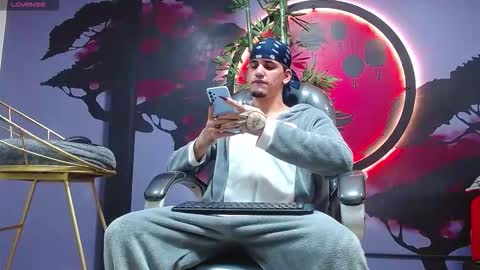 Snapshot of king_voy chatting on November 2025 08:52:01 PM king voy online show from November 2025 08:52:01 PM