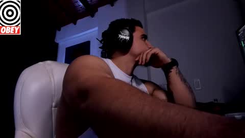 Snapshot of kingbear777 chatting on October 2025 12:11:01 PM King Bear online show from October 2025 12:11:01 PM