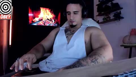 Snapshot of kingbear777 chatting on October 2025 12:17:02 AM King Bear online show from October 2025 12:17:02 AM