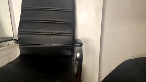 Snapshot of kingxjune chatting on November 2025 03:50:01 AM DJ online show from November 2025 03:50:01 AM