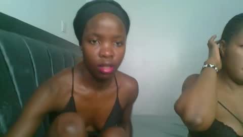 kinky_aria online show from October 2025 05:23:02 PM