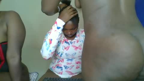 Snapshot of kinky_roey chatting on February 2025 08:17:01 AM kinky_roey online show from February 2025 08:17:01 AM