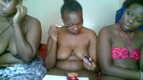 Snapshot of kinky_roey chatting on March 2025 11:18:01 AM kinky_roey online show from March 2025 11:18:01 AM