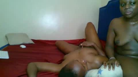 Snapshot of kinky_roey chatting on March 2025 05:00:02 AM kinky_roey online show from March 2025 05:00:02 AM