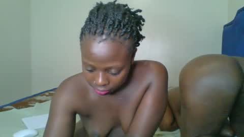 Snapshot of kinky_roey chatting on March 2025 05:00:02 AM kinky_roey online show from March 2025 05:00:02 AM