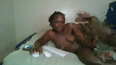 Snapshot of kinky_roey chatting on March 2025 02:43:02 AM kinky_roey online show from March 2025 02:43:02 AM