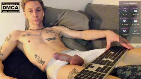 Snapshot of kinky_spidey chatting on January 2025 01:18:01 AM kinky_spidey online show from January 2025 01:18:01 AM