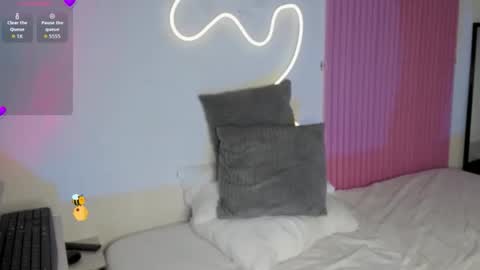 Snapshot of kinky_yeyns chatting on October 2025 11:51:02 PM kinky yeyns online show from October 2025 11:51:02 PM