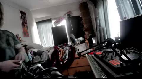 Snapshot of kinkybiguy14 chatting on October 2025 05:10:02 PM Kinky Cassie online show from October 2025 05:10:02 PM