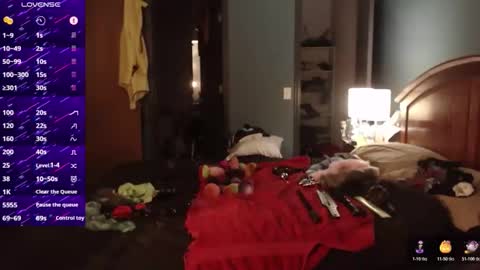 Snapshot of kinkywolf87 chatting on November 2025 05:29:01 AM kinkywolf87 online show from November 2025 05:29:01 AM